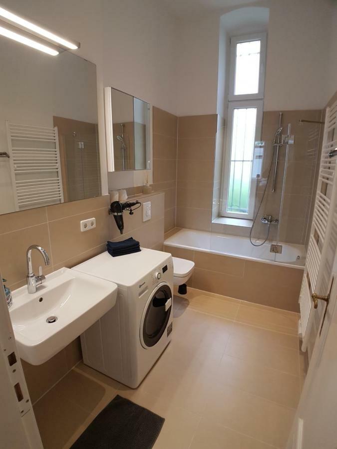 Lang Re By Rockchair Apartments L Superhost Status L 2 Bedrooms Boxspringbeds In City Center - Cozy Family & Business Flair Welcomes You! Berlin Ngoại thất bức ảnh